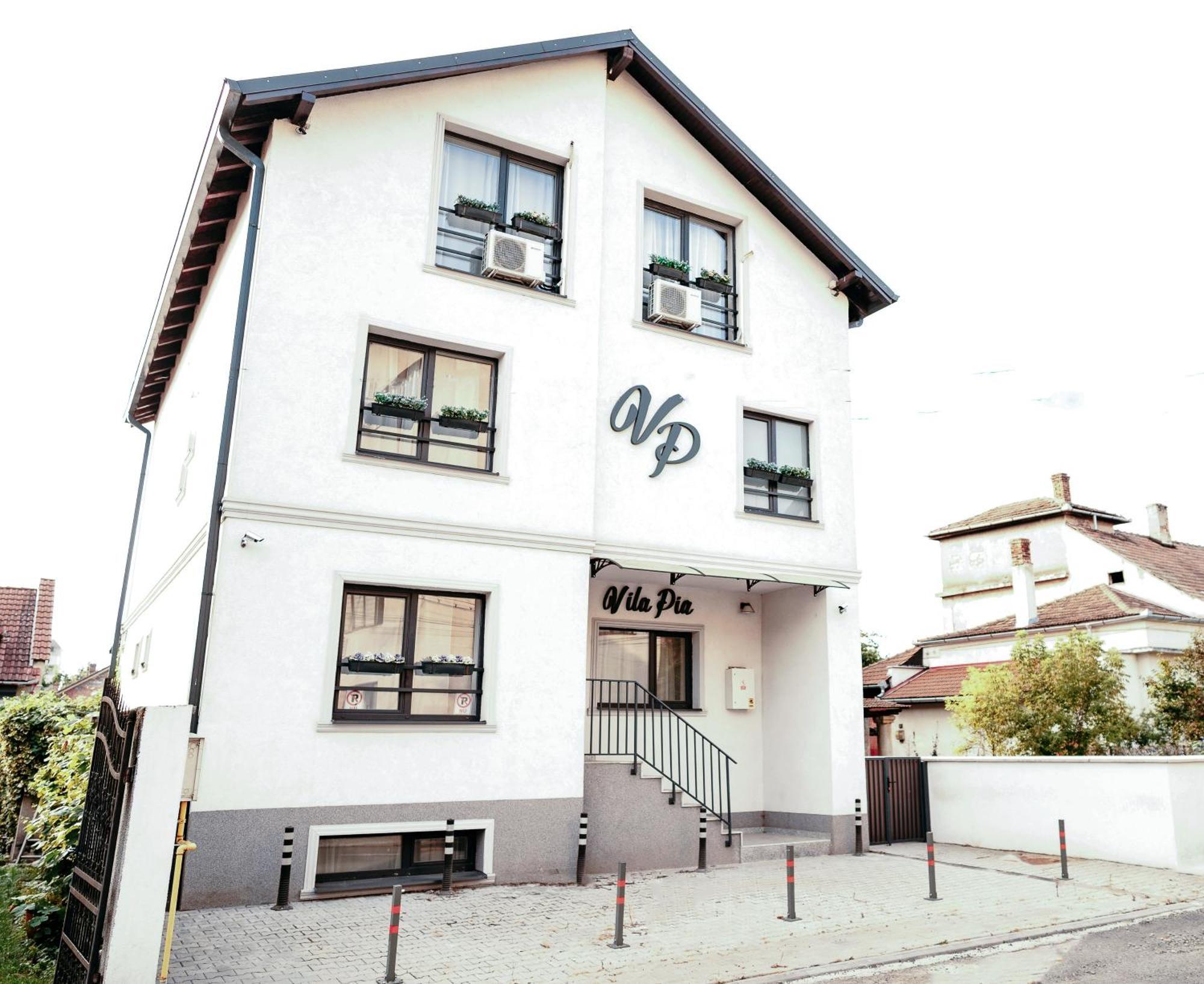 Casa Pia Hotel Alba Iulia Exterior photo